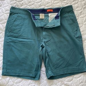 St. John’s Bay men’s shorts size 40